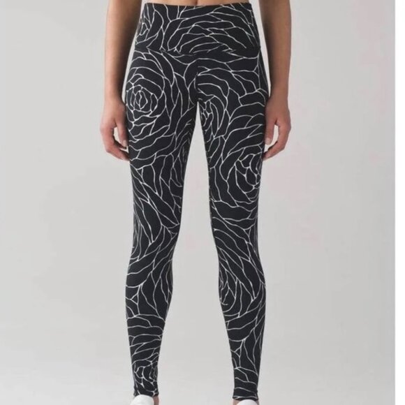 Lululemon Wunder Under Hi-Rise Rose Alpine Black White Leggings Women's 8 - Picture 1 of 10